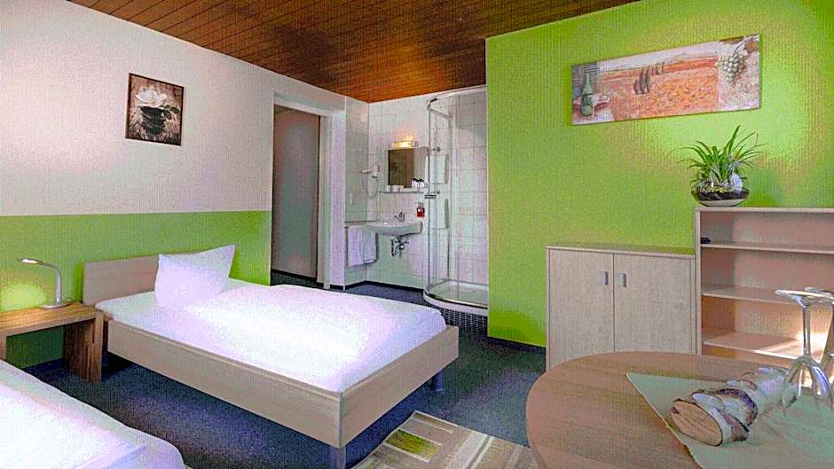 Photo 1 of 6 of Triple Room