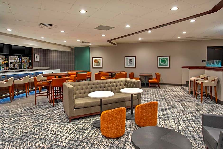 DoubleTree by Hilton Lansing