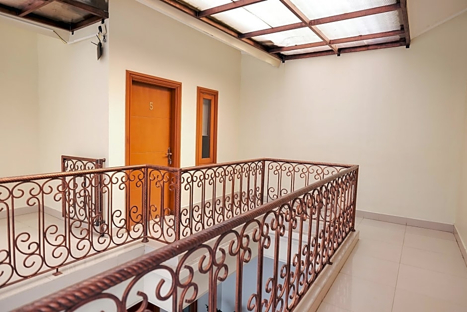 wisma delapan Mitra RedDoorz