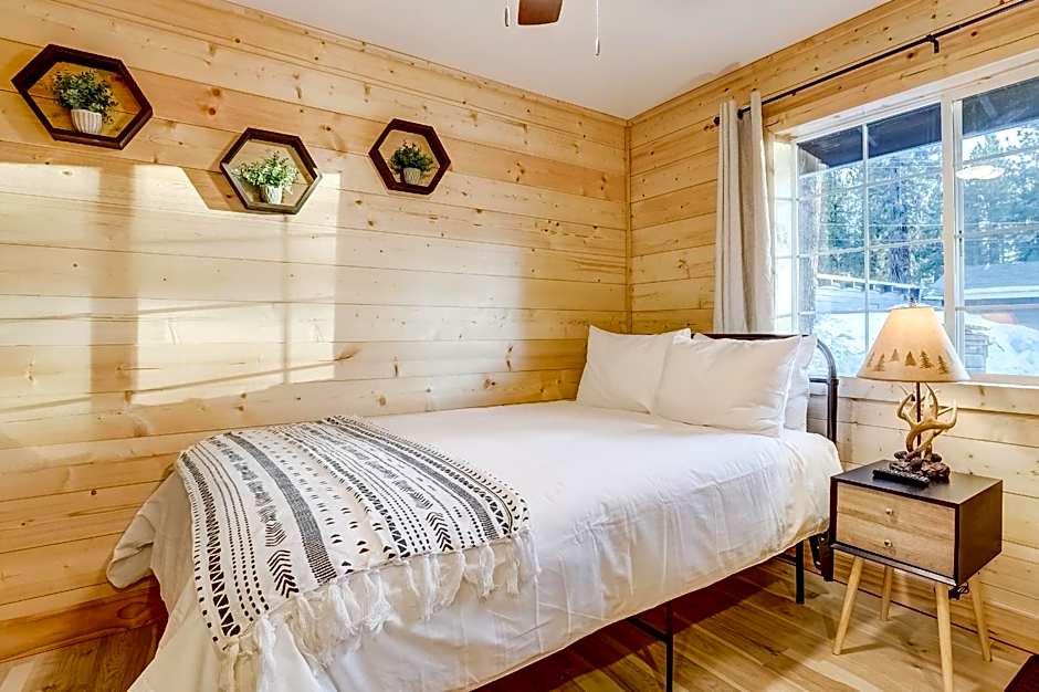 Tahoe Mountain Inn