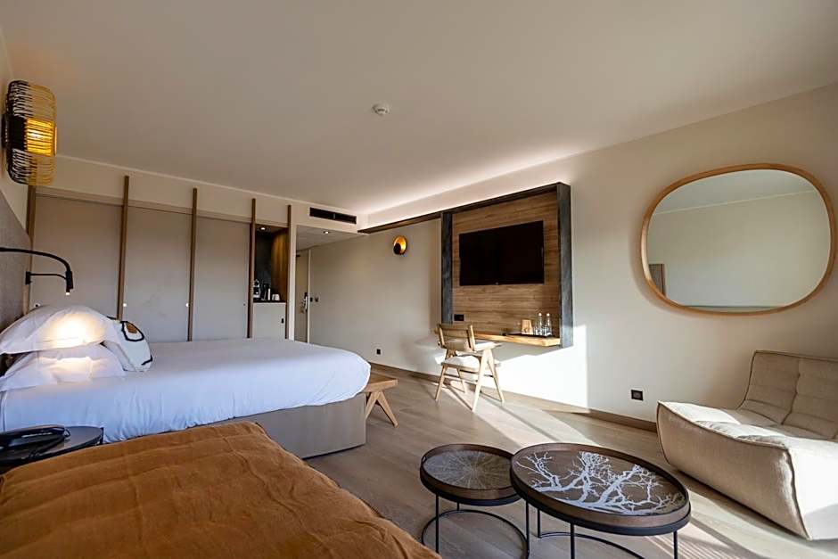 Photo 1 of 5 of Junior Suite, Pool View