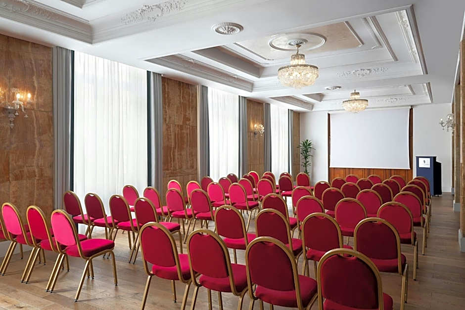 Sina Bernini Bristol, Autograph Collection