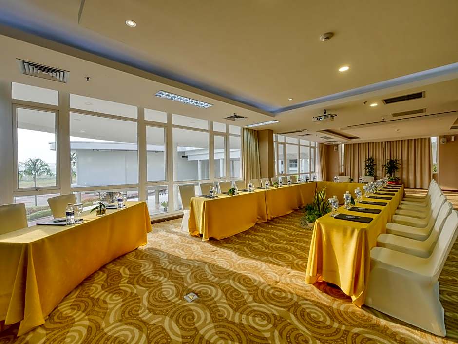 Grand Lagoi Hotel by Nirwana Gardens