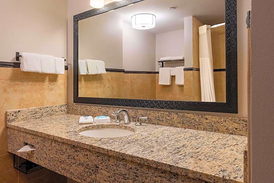 Drury Plaza Hotel Broadview Wichita