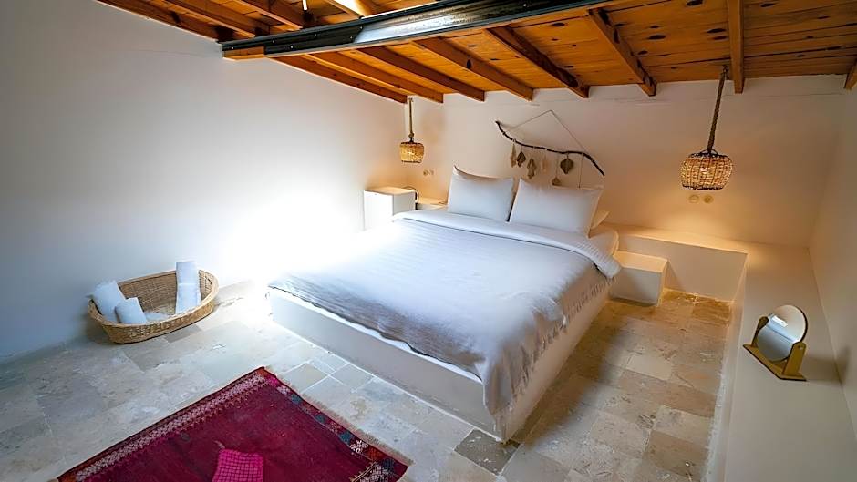Banana Alaçatı Food & Stay - Adults Only
