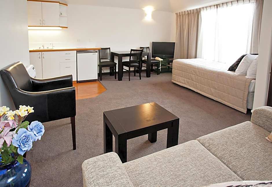 Cable Court Motel
