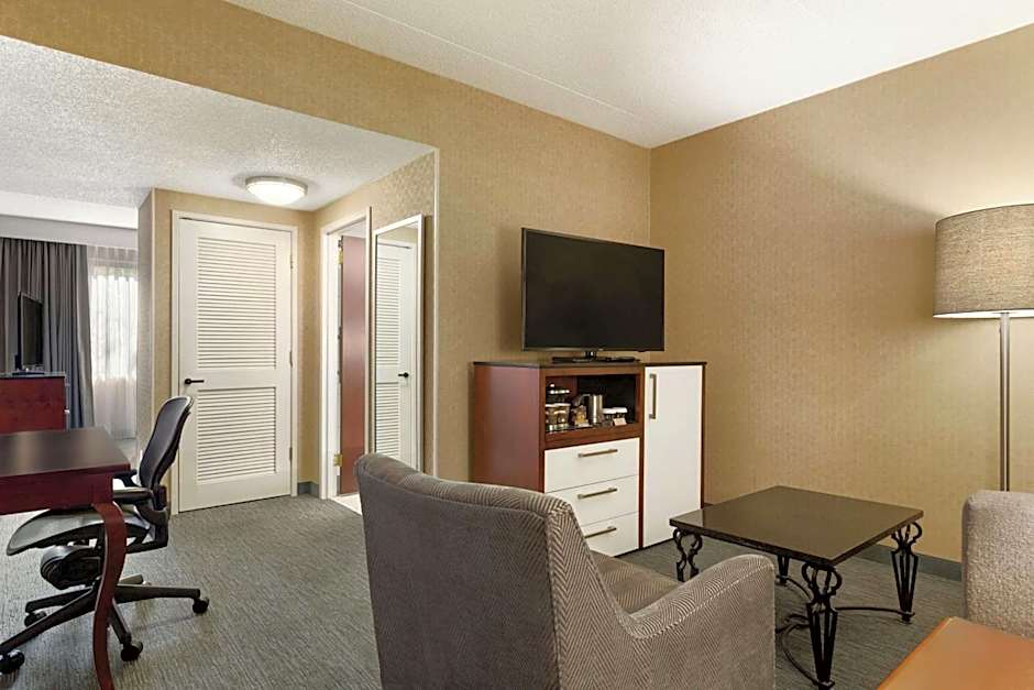 DoubleTree by Hilton Hotel Detroit - Novi