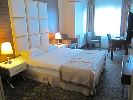 Derpa Suite Hotel