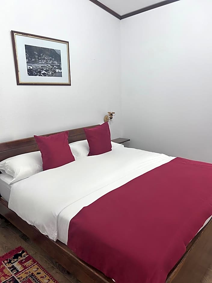 Photo 1 of 4 of Double Room