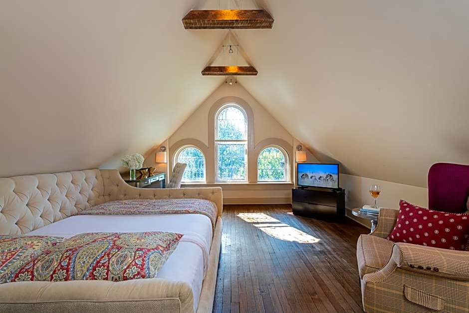 Stonehurst Place Bed & Breakfast