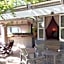 The Riverdeck Accommodation and Backpackers
