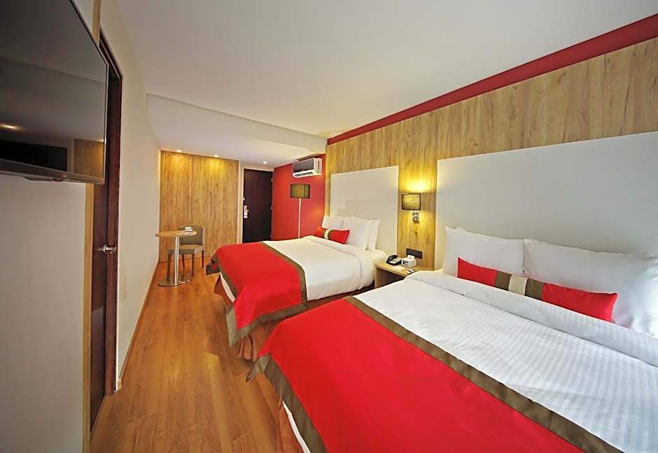 Ramada Panama Centro via Argentina