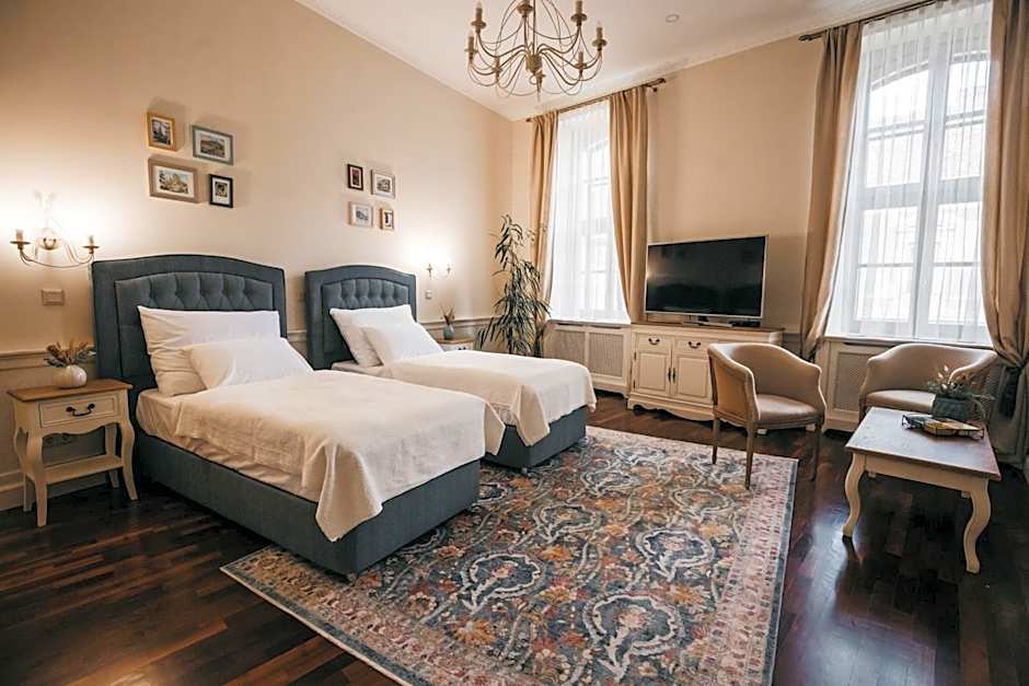 Room42 - Suites & Apartments