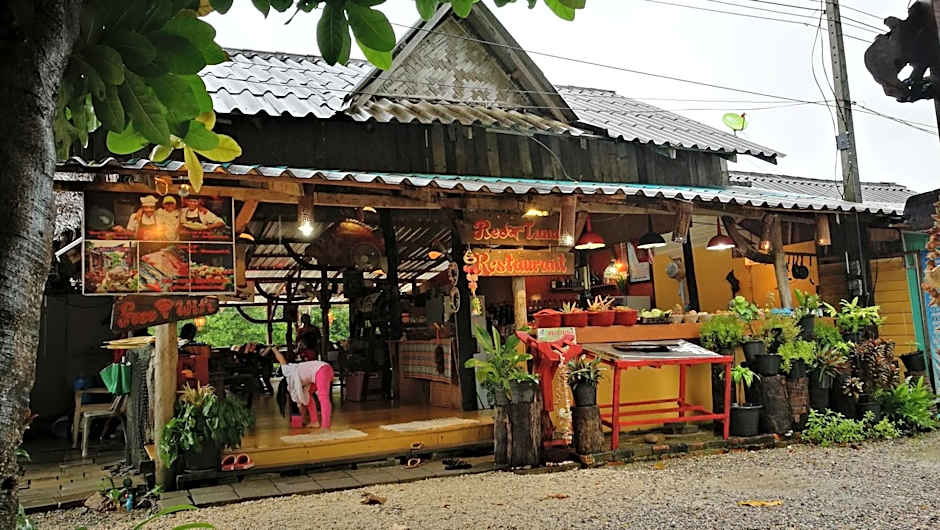 PP Red Tuna Hut