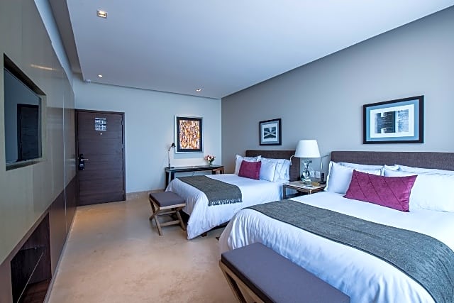 Square Small Luxury Hotel