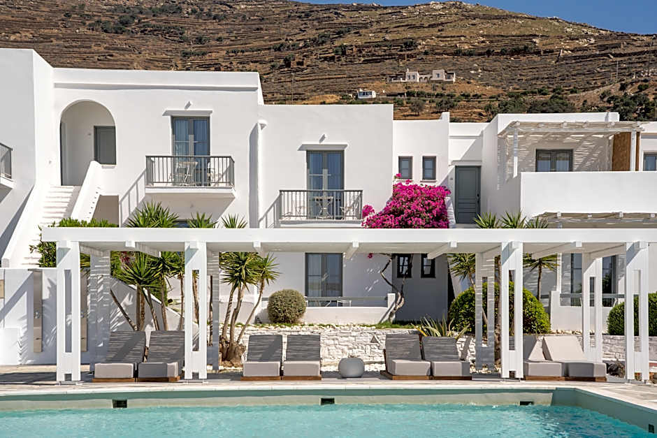 Mr & Mrs White Tinos