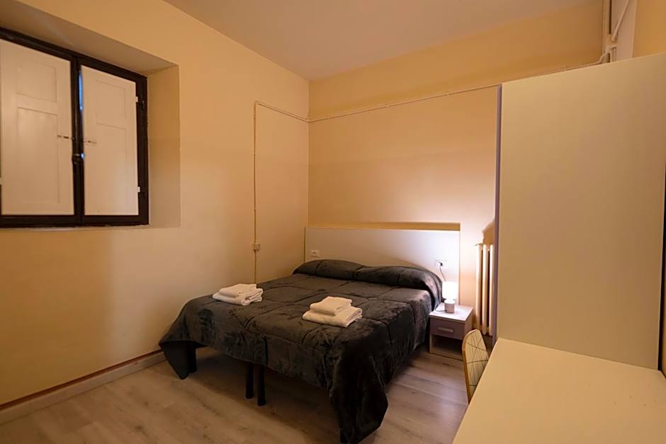 Hotel & Hostel 7