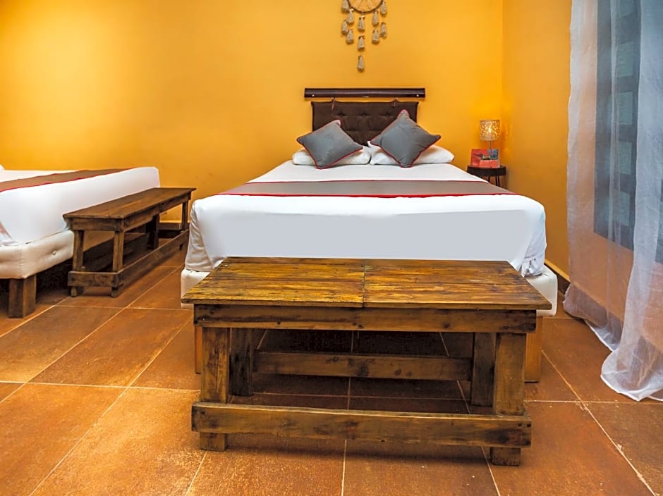 Casa Aluxes Hotel