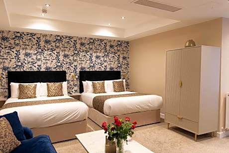 Classic Quadruple Room