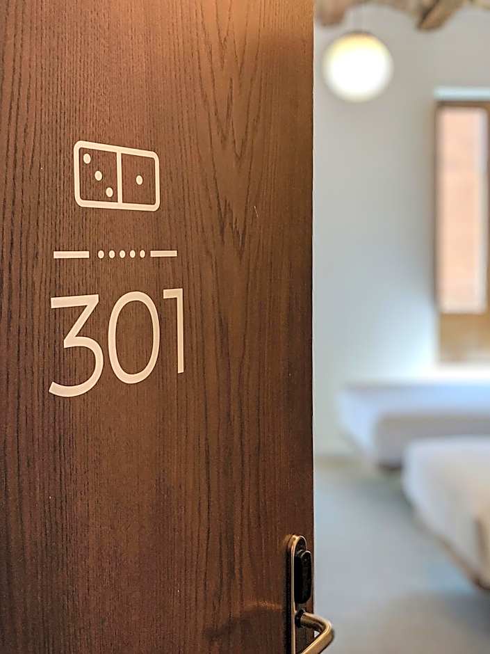 Original Domino House