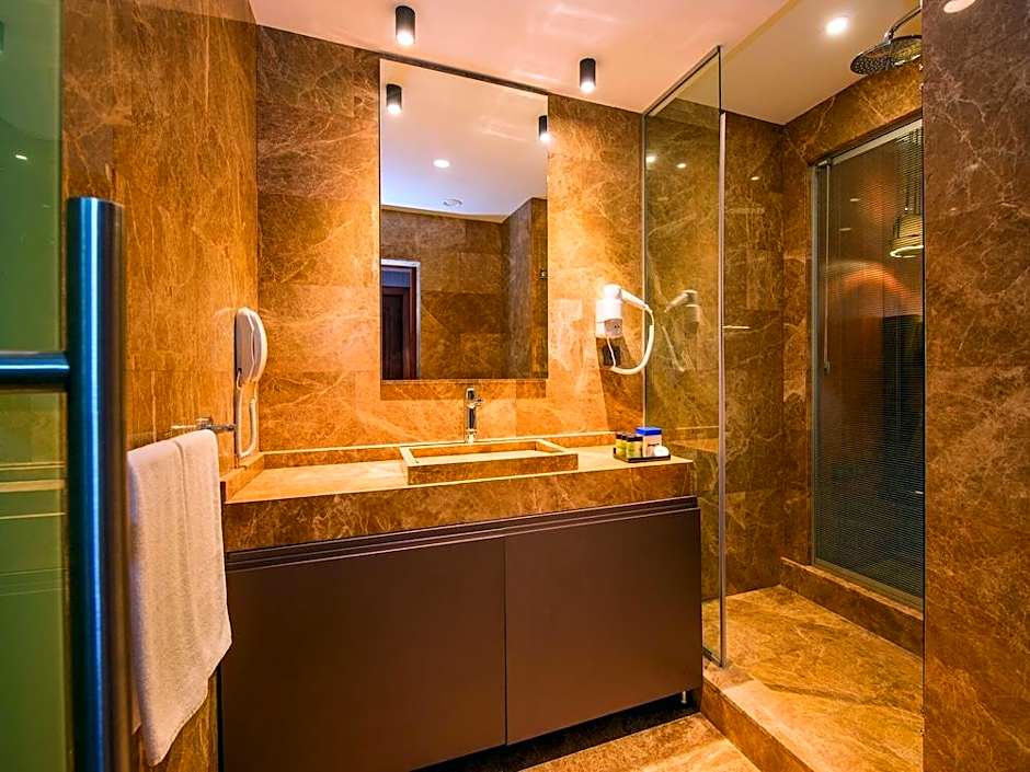 Blueway Hotel Historical