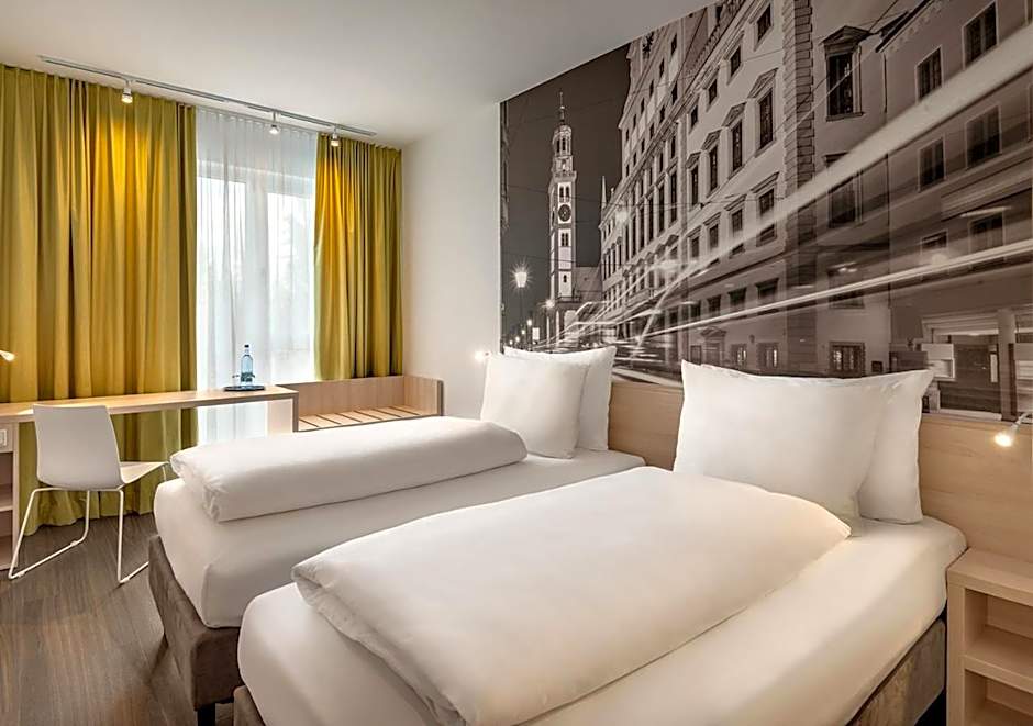 Super 8 by Wyndham Augsburg