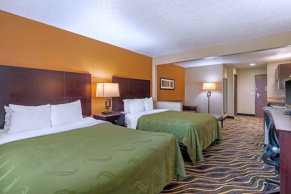 Quality Suites Addison-Dallas