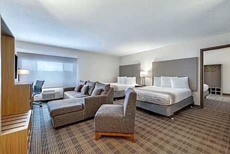 Family Suite with Two Queen Beds - Non-Smoking
