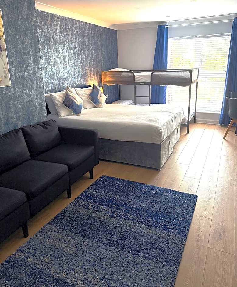 The Hillcrest Hotel