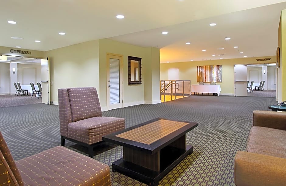 Holiday Inn Metairie New Orleans, an IHG Hotel