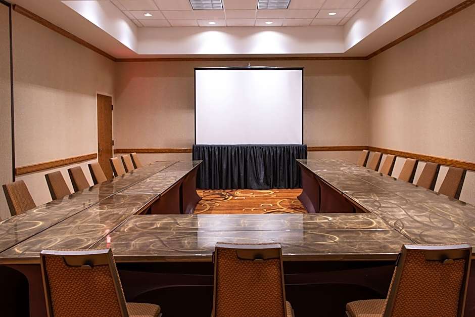 Sheraton Minneapolis West Hotel