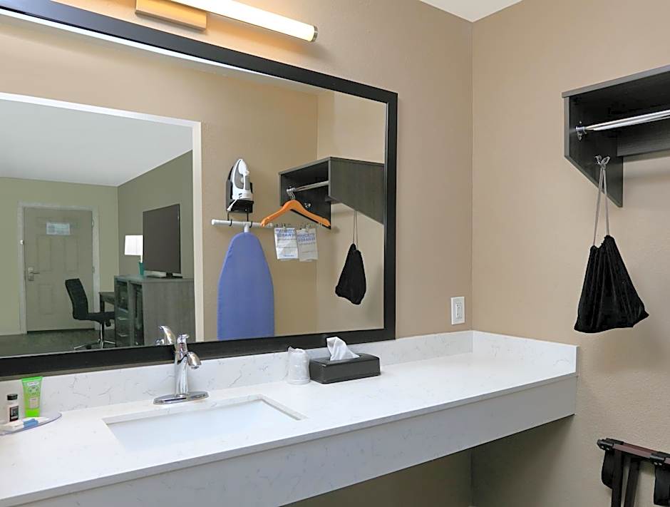 Super 8 by Wyndham Victoria TX