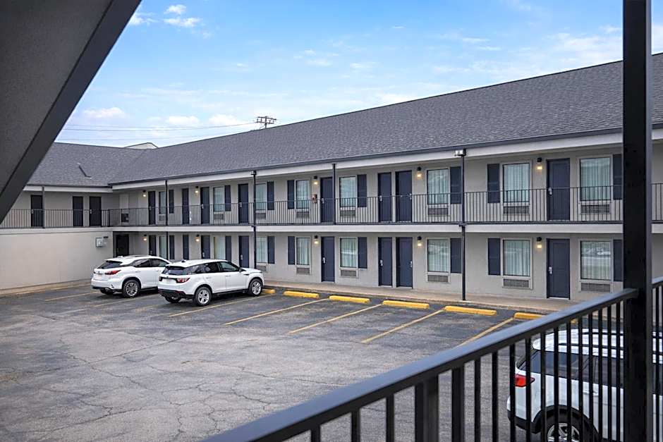 Quarters Inn & Suites