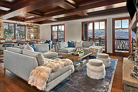 3 Bedroom Penthouse Suite, Valley View, Balcony, Fireplace