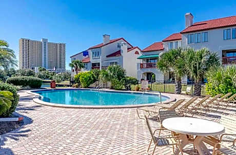 Charming Beach Studio With Pool & Sauna