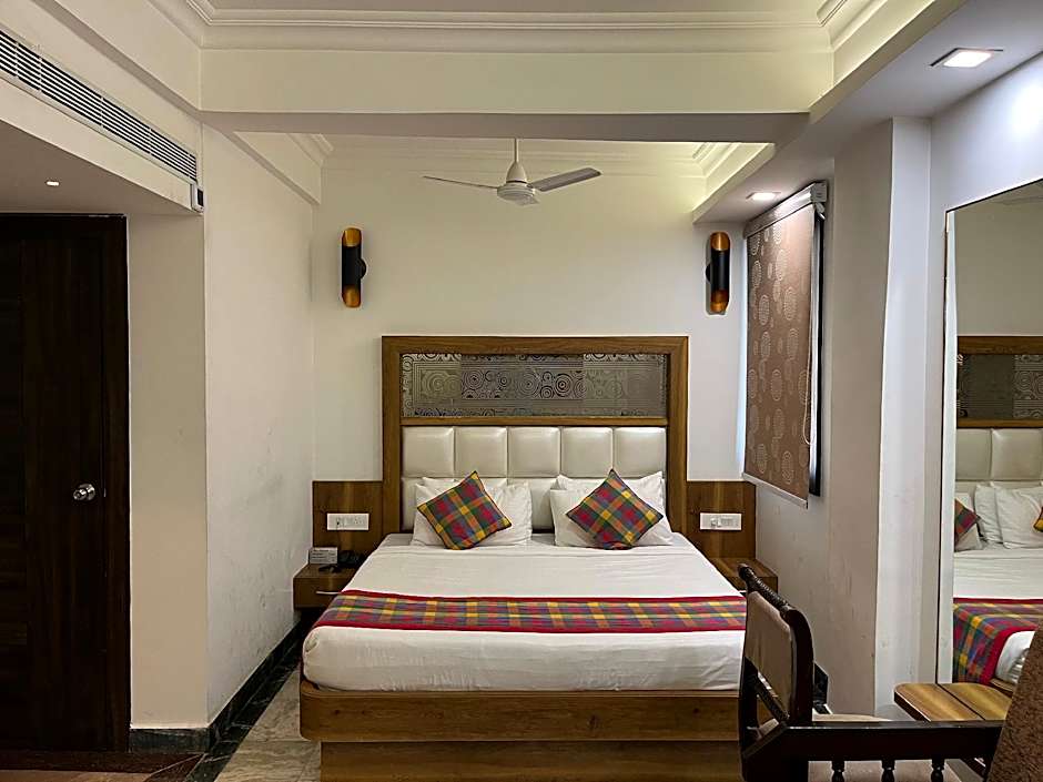 Hotel Moti Palace & Restaurant