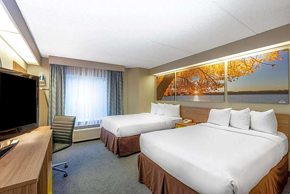 Days Inn by Wyndham Eagan Minnesota Near Mall of America