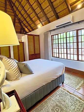 Family Room - Bush View