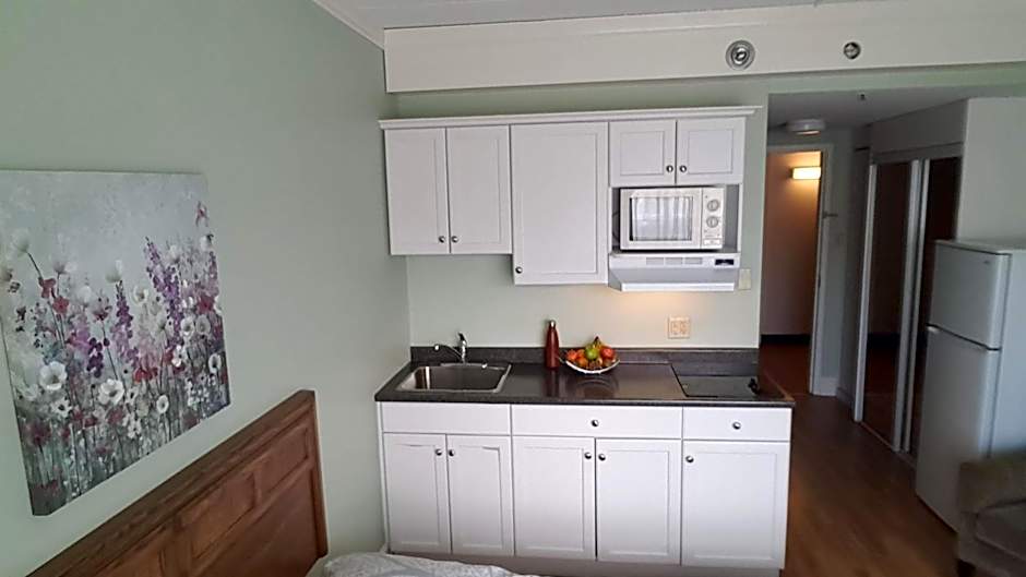 Claymore Inn and Suites