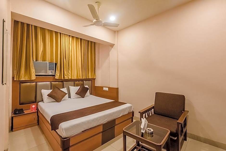 OYO Hotel Sarovar Grand