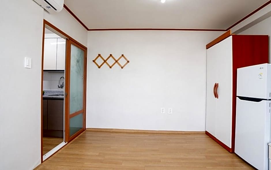 Donghae(mangsang) East House