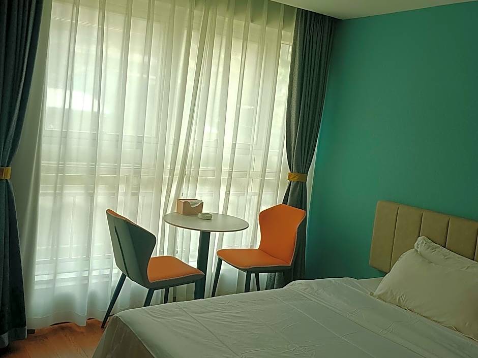 7 Days Inn Chongqing Pengshui Peng Penghu Huayuan