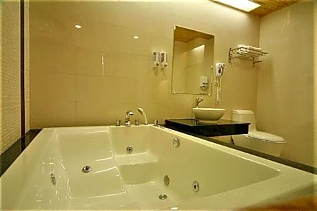 Double Room with Spa Bath