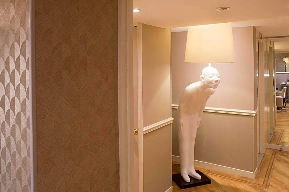 Hotel Galileo Champs Elysees