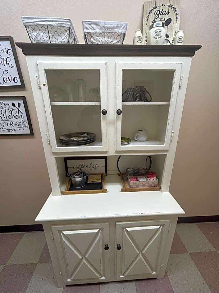 Old Towne Inne Chuckwagon Bar & Grill