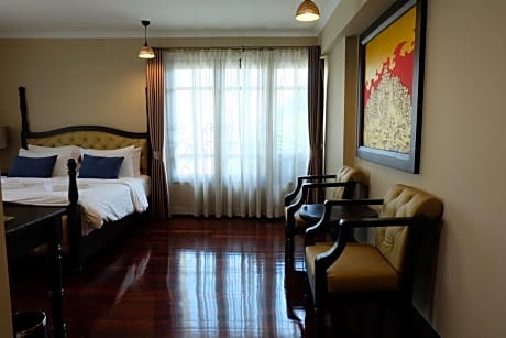 Grand Deluxe Double Room with Bathtub