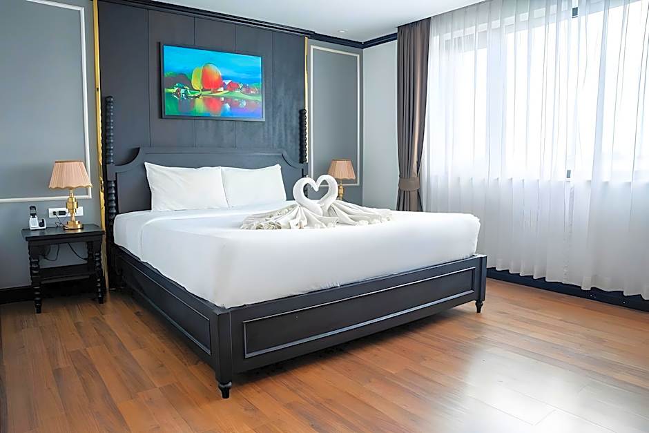 Aaron Riverview Hotel