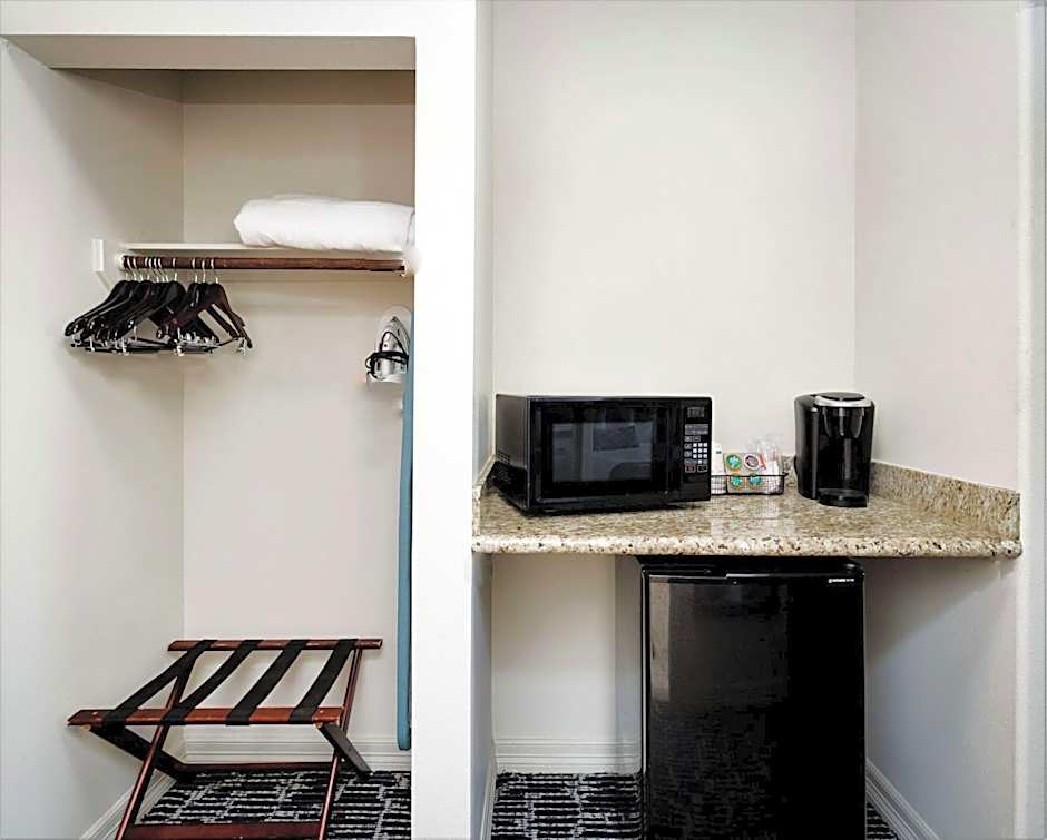 Best Western Sugarland Inn