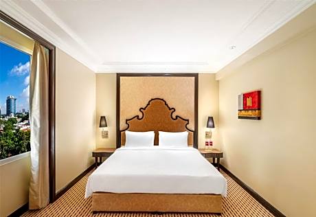 Suite with 15% off on Laundry & Spa services, Happy Hours 1+1 on select beverages
