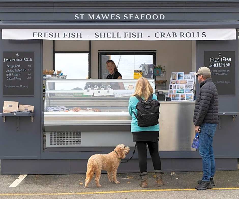 Ship and Castle Hotel